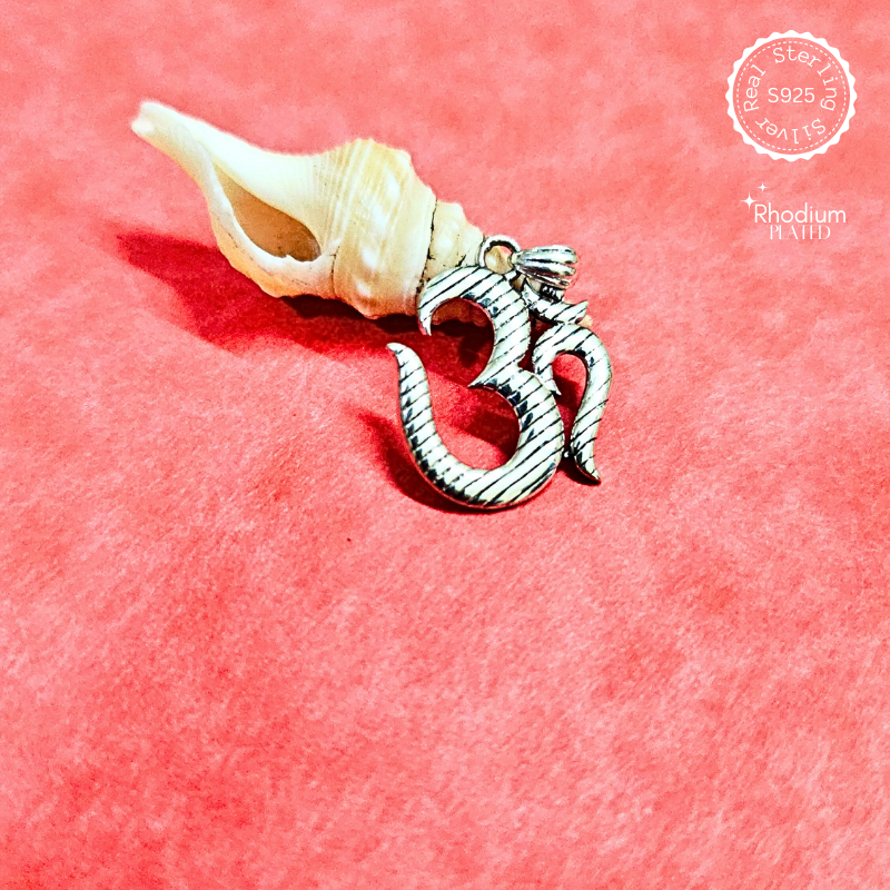 925 Silver ॐ oxidised Pendent – alternate view